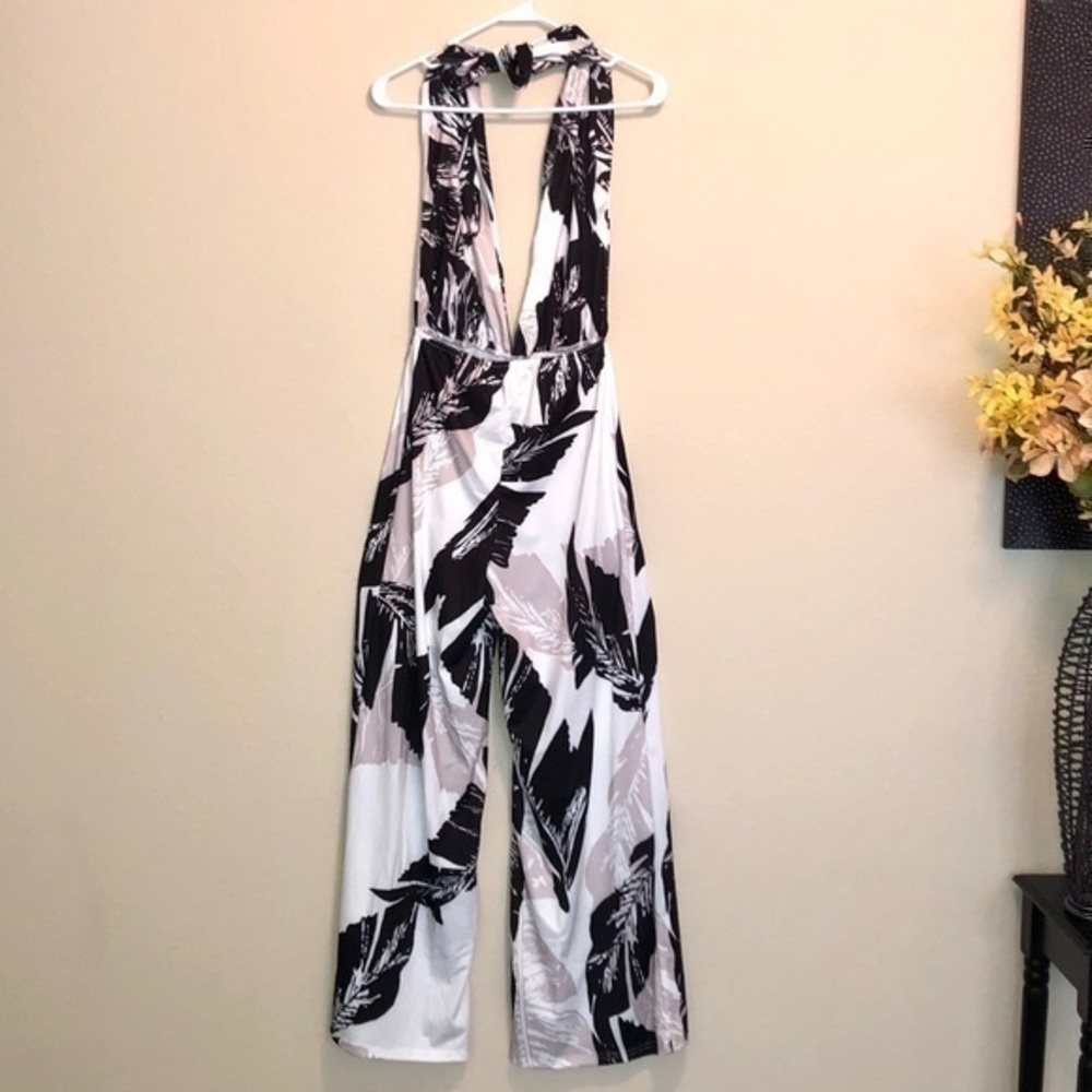 Tropical Print Black and White Wide Leg Jumpsuit Size Small - Picture 6 of 7
